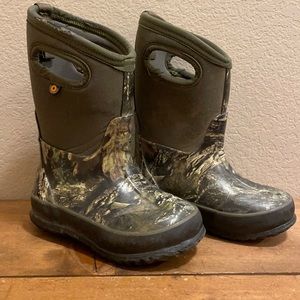 Bogs Winter Boots Toddler size 9- Mossy Oak Camo